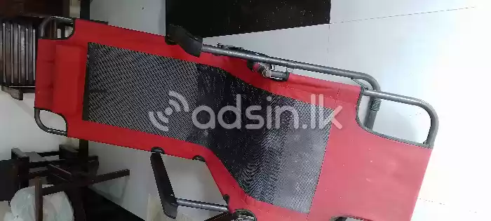 Hansi Putu - Relaxing Chair