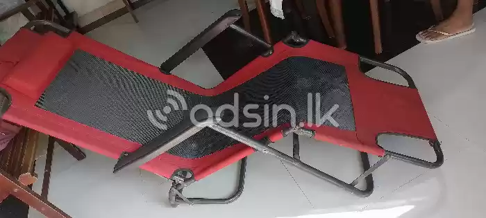 Hansi Putu - Relaxing Chair