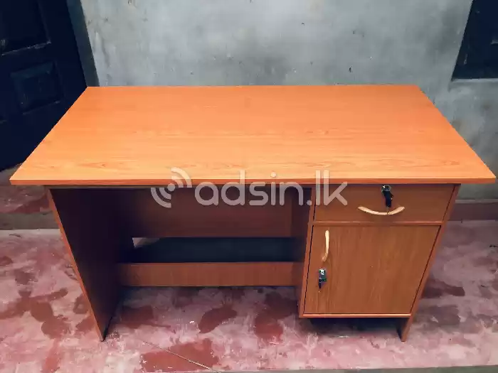 Modern Melamine 4*2ft Office Table